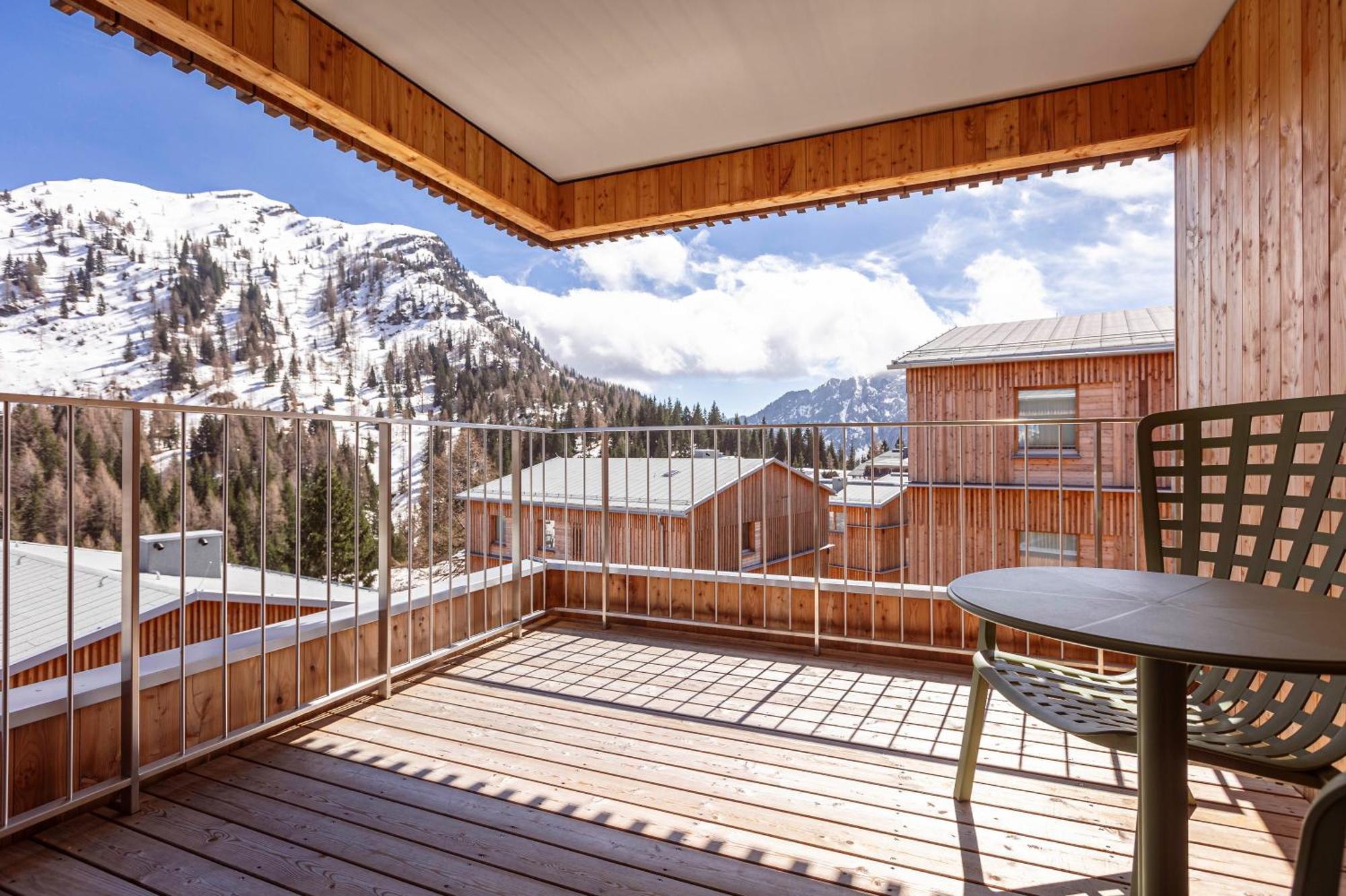 Almresort Sonnenalpe Nassfeld By Alps Resorts Exteriör bild
