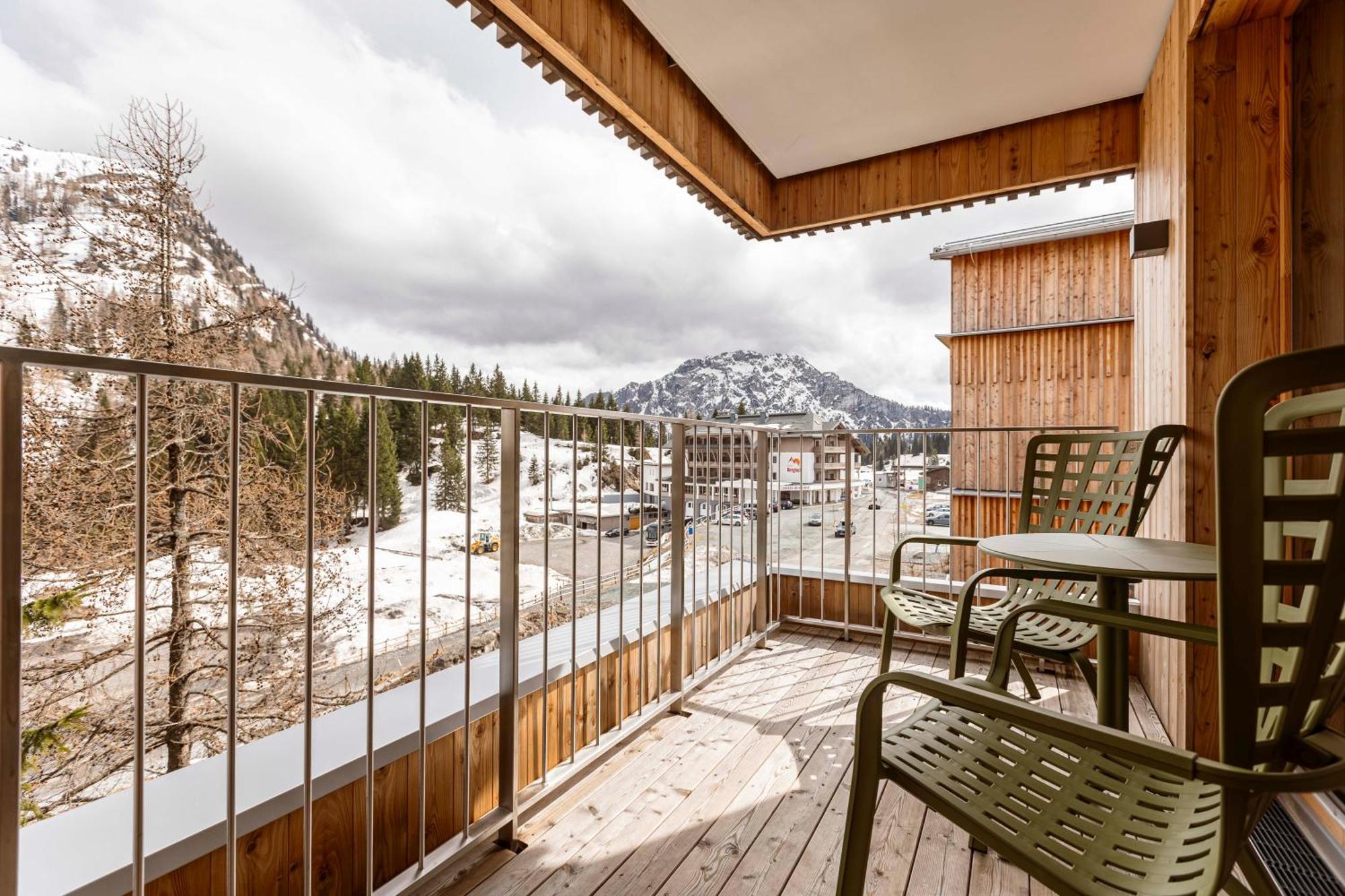 Almresort Sonnenalpe Nassfeld By Alps Resorts Exteriör bild