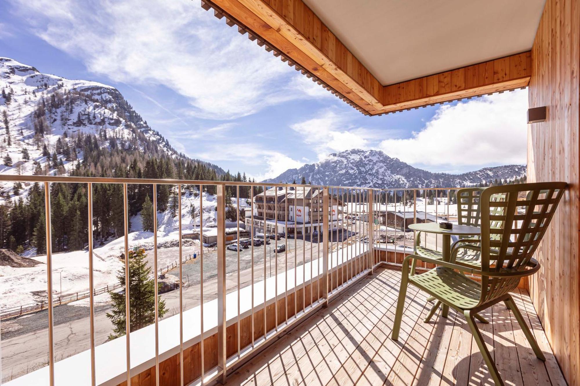 Almresort Sonnenalpe Nassfeld By Alps Resorts Exteriör bild