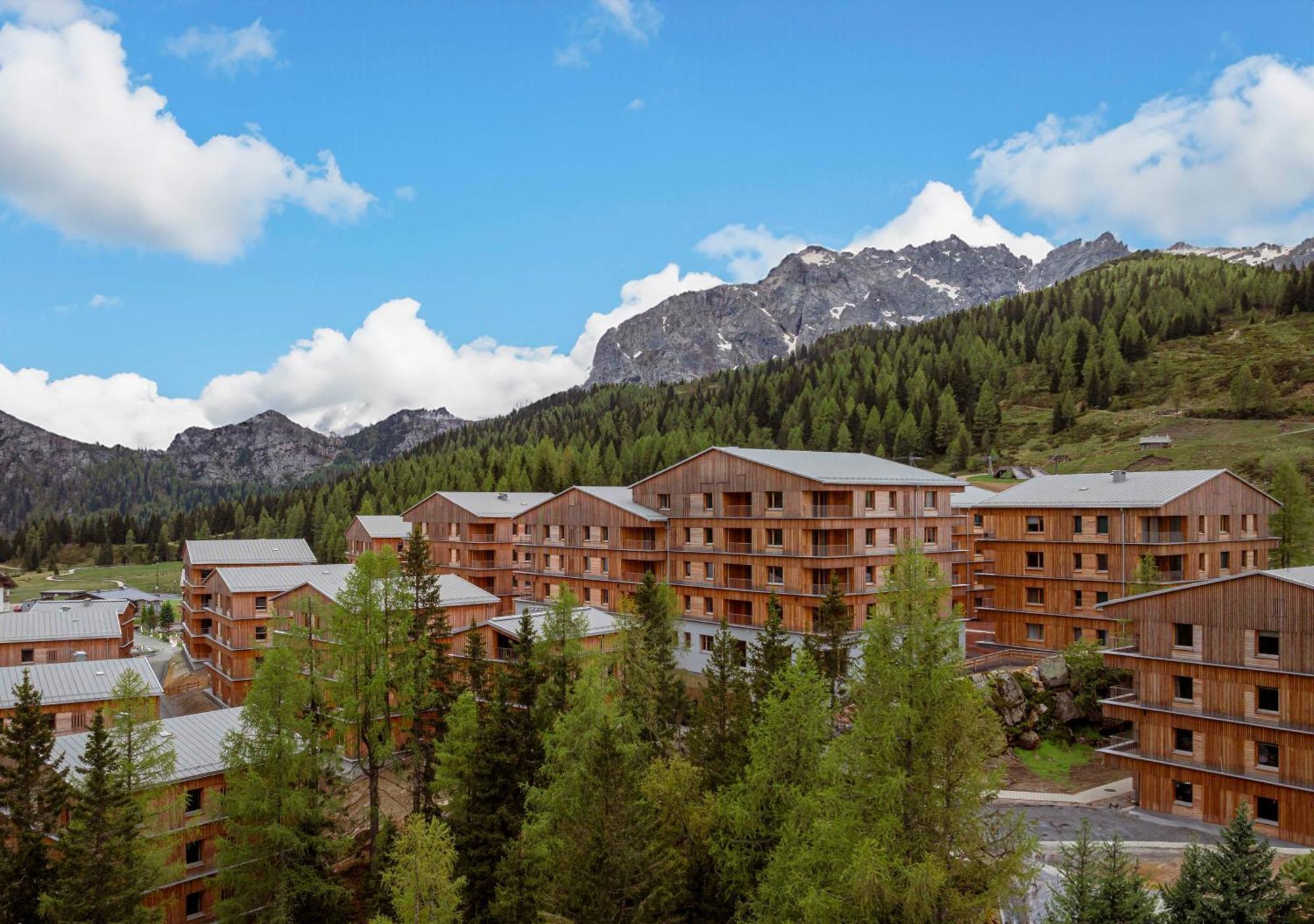 Almresort Sonnenalpe Nassfeld By Alps Resorts Exteriör bild