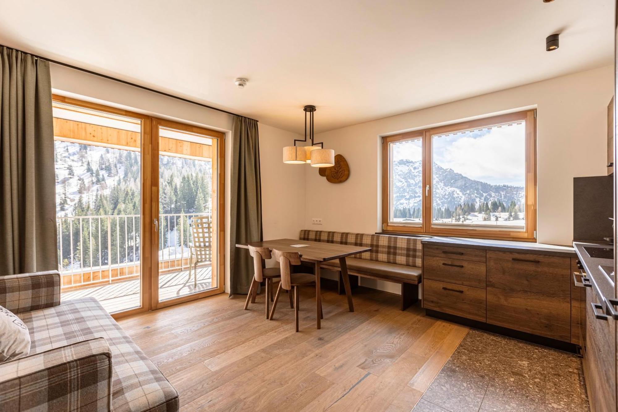 Almresort Sonnenalpe Nassfeld By Alps Resorts Exteriör bild