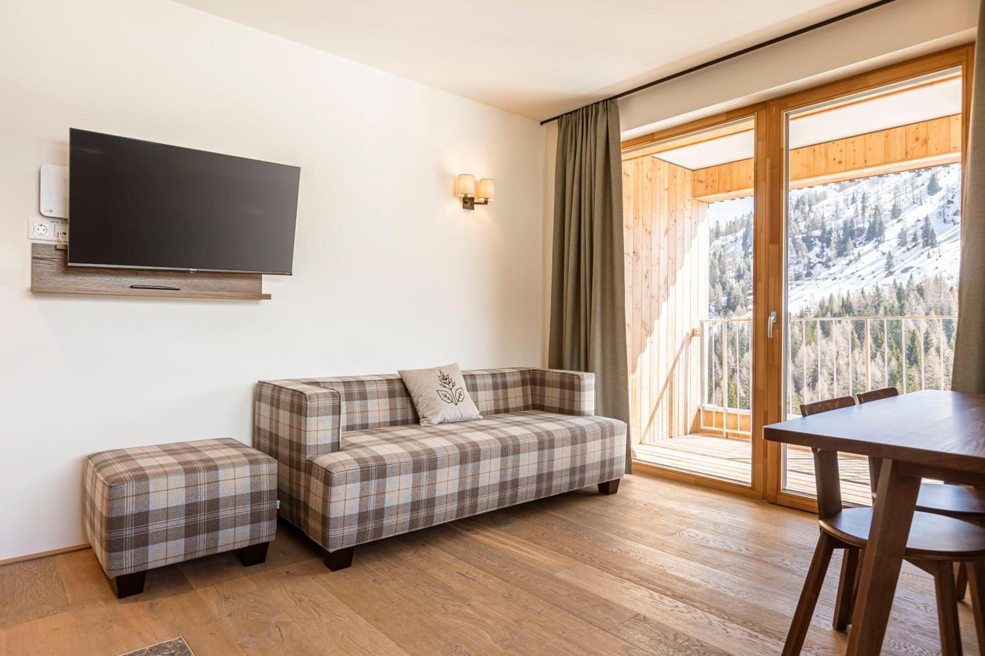 Almresort Sonnenalpe Nassfeld By Alps Resorts Exteriör bild