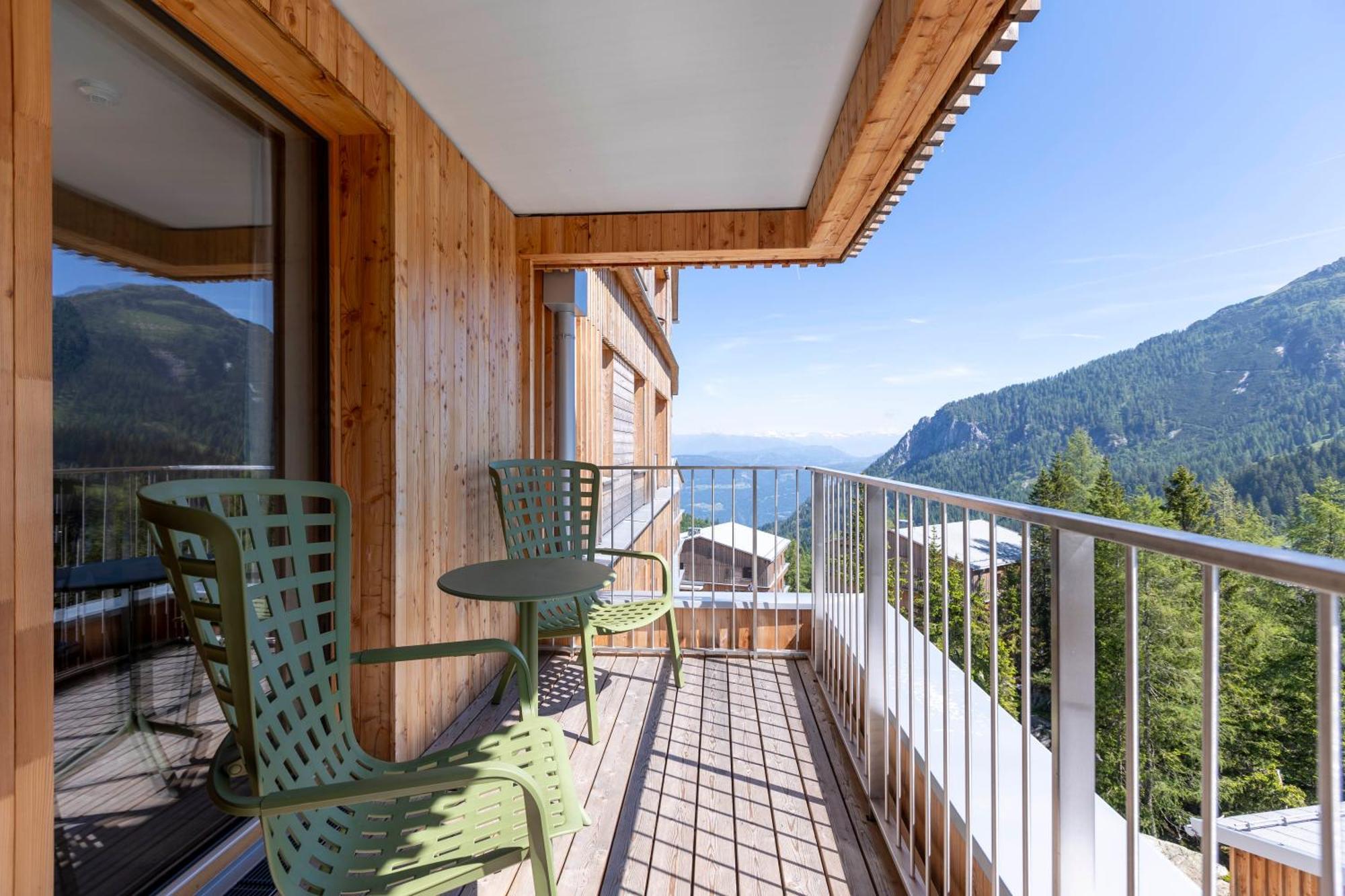 Almresort Sonnenalpe Nassfeld By Alps Resorts Exteriör bild