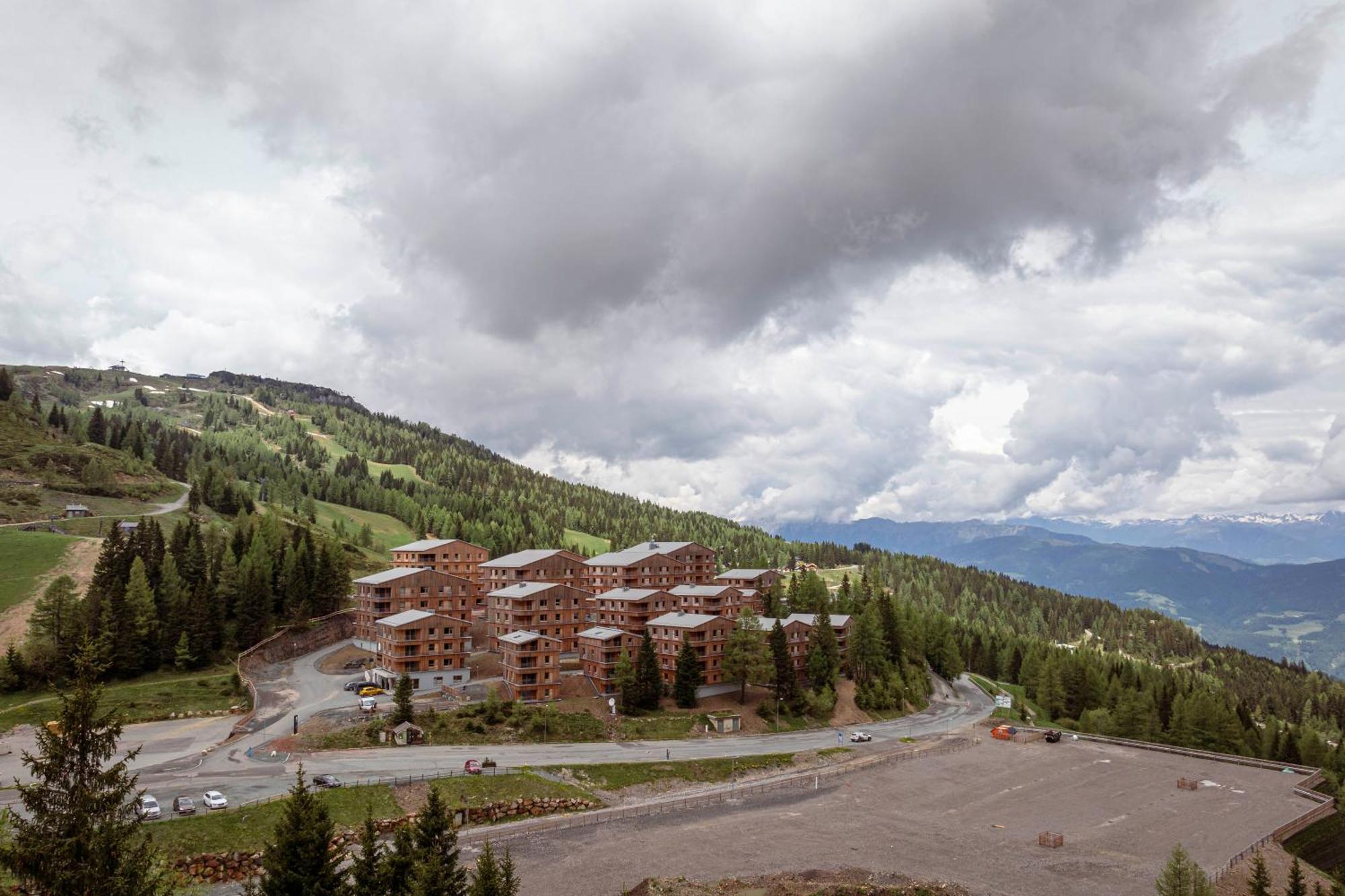 Almresort Sonnenalpe Nassfeld By Alps Resorts Exteriör bild